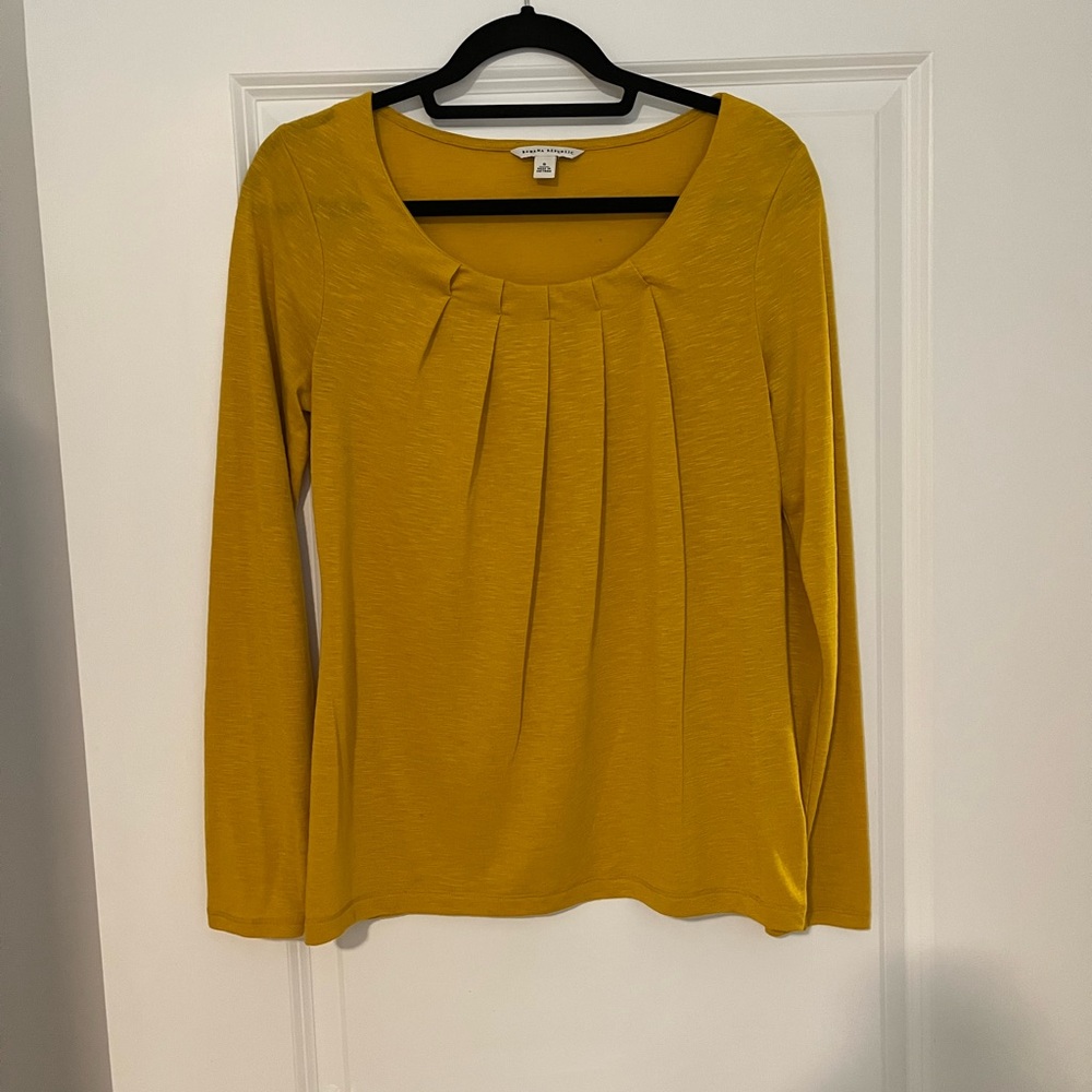 NWOT Banana Republic Long Sleeve Top